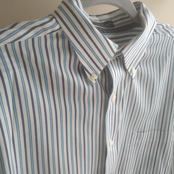 Men's Izod Striped LS Button down shirt - Picture 2 of 5